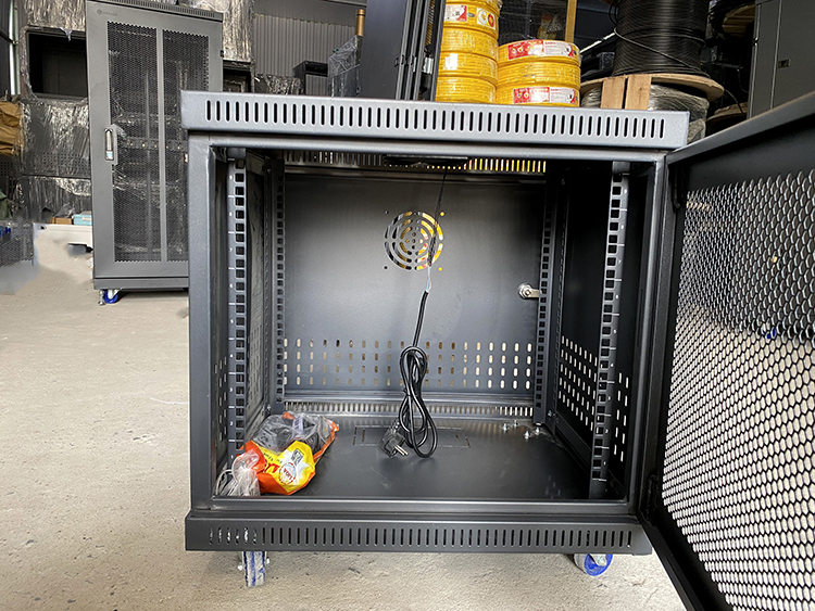 Tủ rack 9U sâu D500 - Tủ rack 9U D500 (Tủ rack 9U cửa lưới hãng UNIRACK, hình ảnh tủ rack 9U chân thực 4)