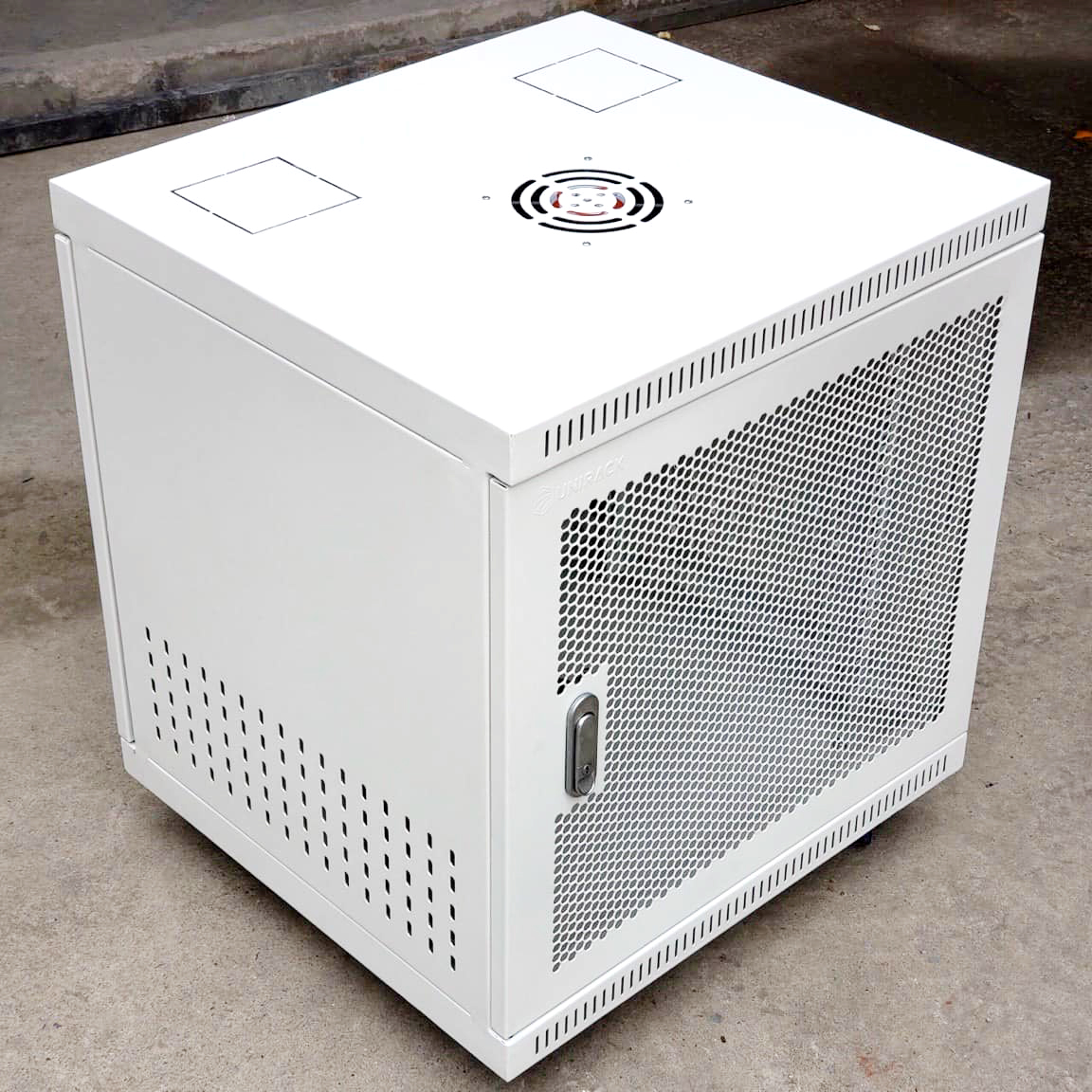 Tủ rack 10U D500 cửa lưới màu trắng Tủ rack 10U D500 cửa lưới màu trắng
