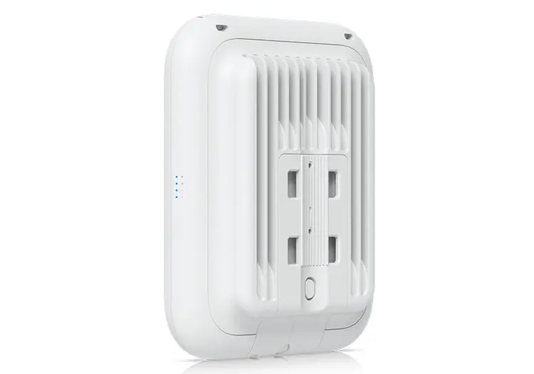 Bộ phát Wifi Unifi U7-Outdoor ngoài trời U7-Outdoor - Bộ phát Wifi Unifi U7-Outdoor ngoài trời (3. Thiết kế lắp đặt linh hoạt và khả năng chịu tải gió cao 2)