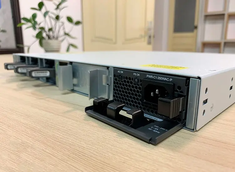 Cisco C9300-24T-E - Switch Cisco C9300-24T-E (Thiết kế mặt sau Switch Cisco C9300-24T-E 2)