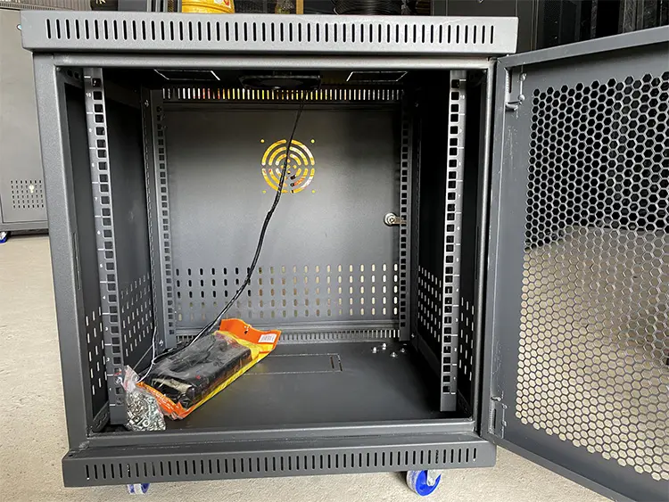 Tủ rack 10U D500 cửa lưới, cửa mika hai màu trắng và đen Tủ rack 10u sâu D500 - Tủ rack 10U D500 cửa lưới, cửa mika hai màu trắng và đen