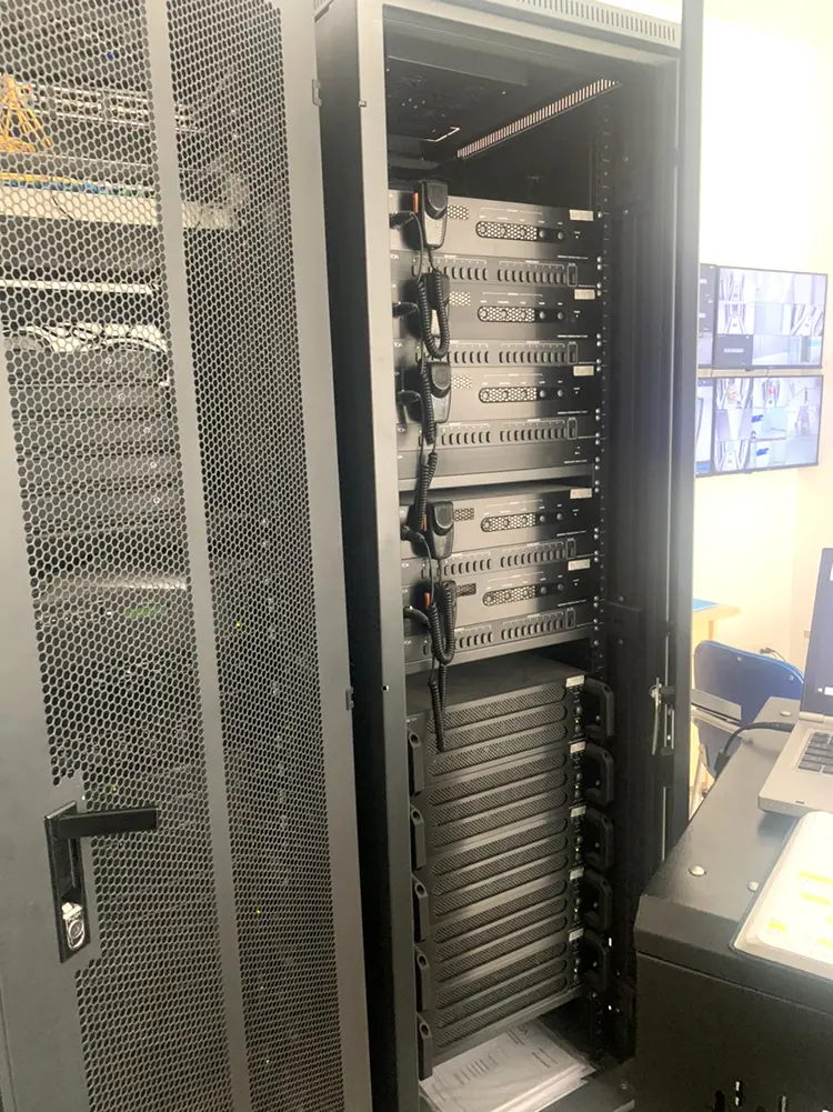 Tủ rack 42u sâu D1000 - Đặc điểm nổi bật trong các bộ phận tủ rack 42U D1000